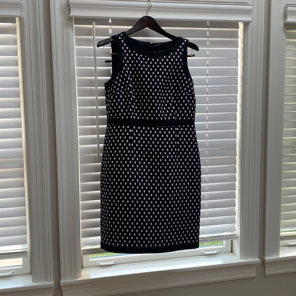 Ann Taylor black and white very good condition
